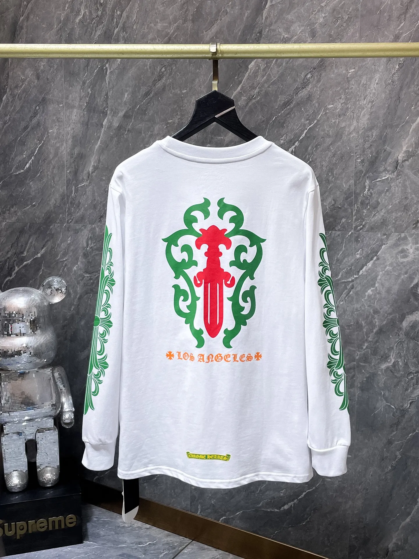 P160 Chrome Hearts🍁Long T series🍁 Available simultaneously at counters❤️ Chrome LA limited vine sword green floral arm long-sleeved T-shirt Imported environmentally friendly glue printing and dyeing Specially customized original 1:1 high weight comfortable fabric 🌈Recommended color: white black🌈 Size: S, M, L, XL